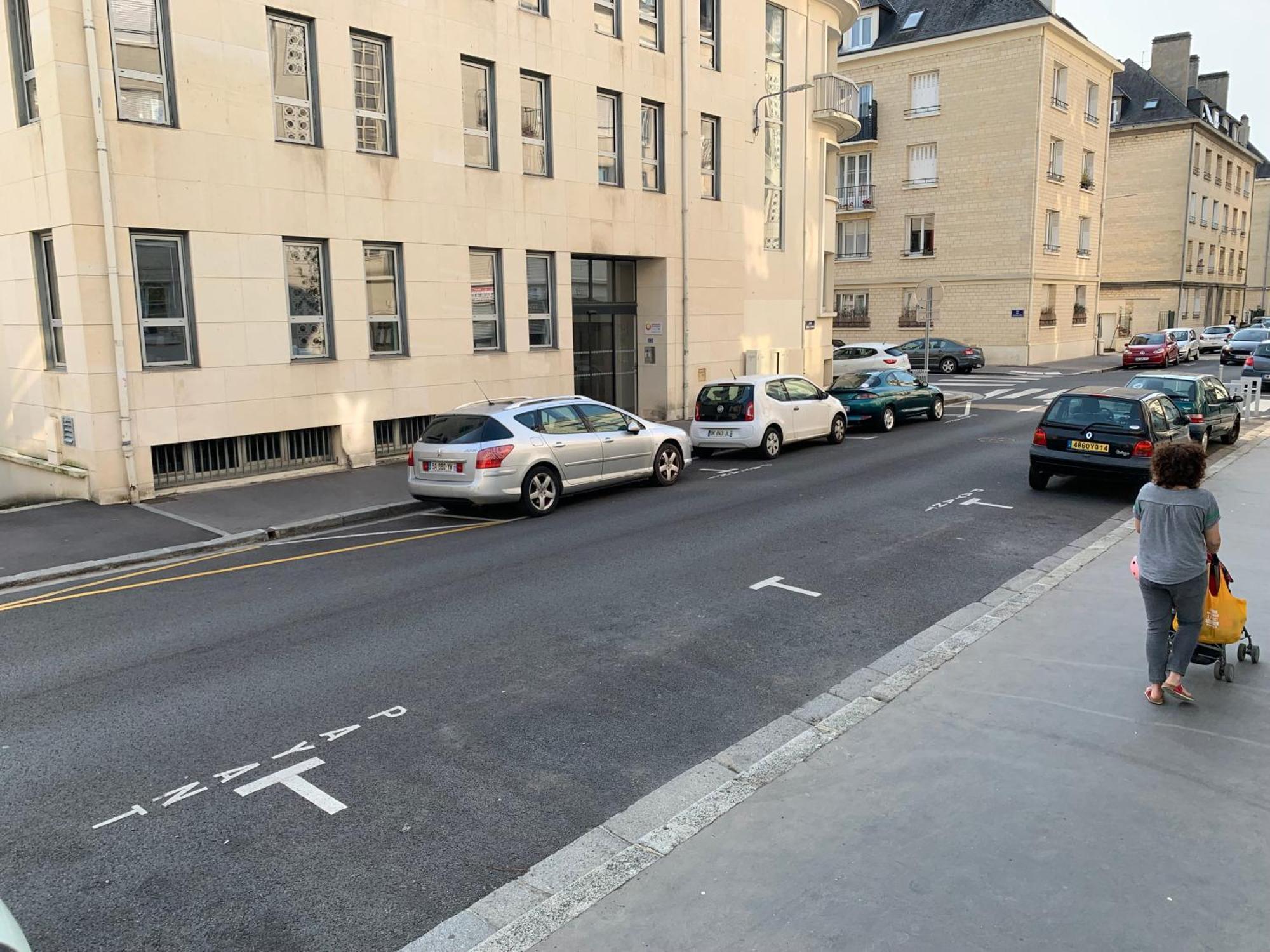 Jacobins Lägenhet Caen Exteriör bild